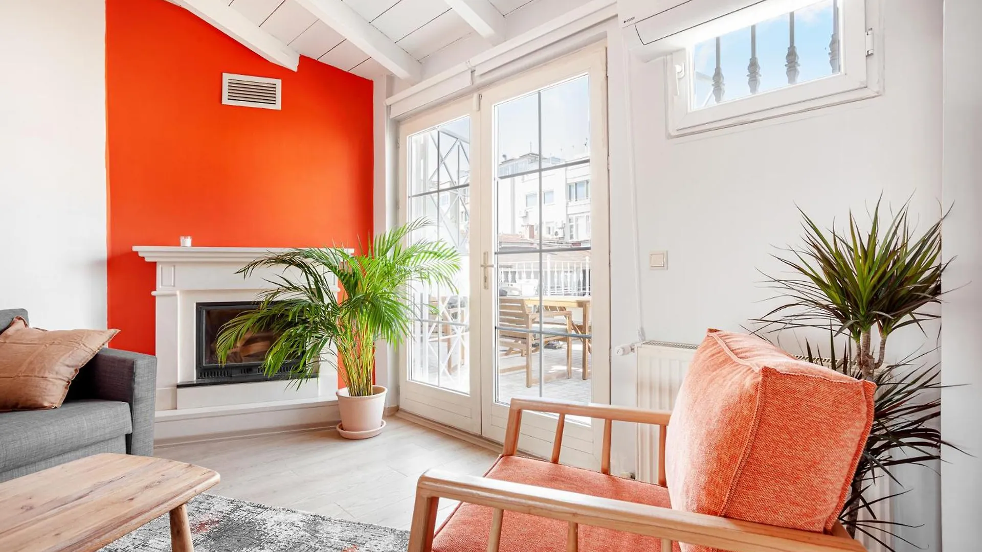 Cihangir, Central And Peaceful Istanbul Apartment